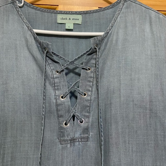 Cloth & Stone Anthropologie Large Blue Chambray Tunic Top with Lace Up Detail. - Picture 4 of 8